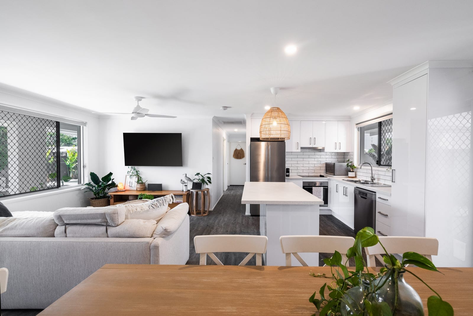 North Facing Entertainer: Dual Access, Dual Living