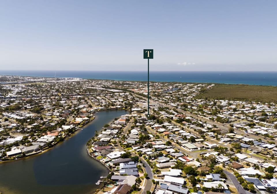North Facing Entertainer: Dual Access, Dual Living