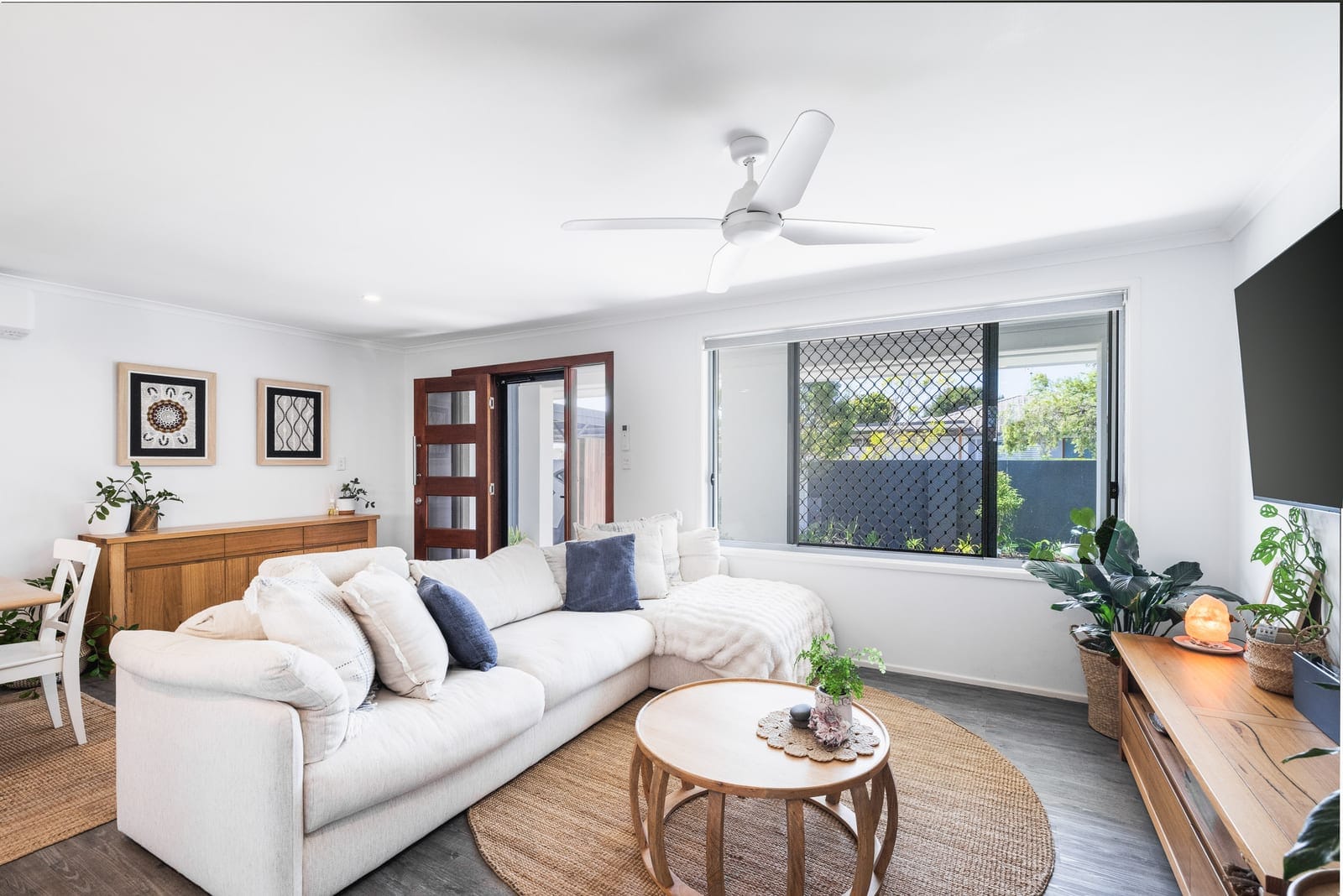 North Facing Entertainer: Dual Access, Dual Living