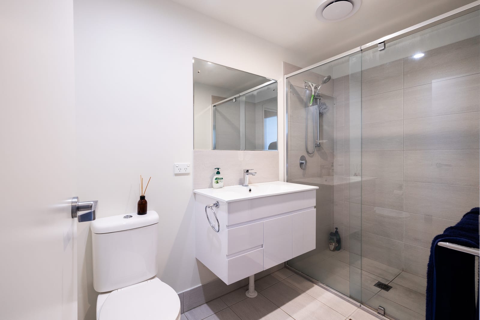 SOLD BY JAMIE VIBERT & NAJ ELSAYED