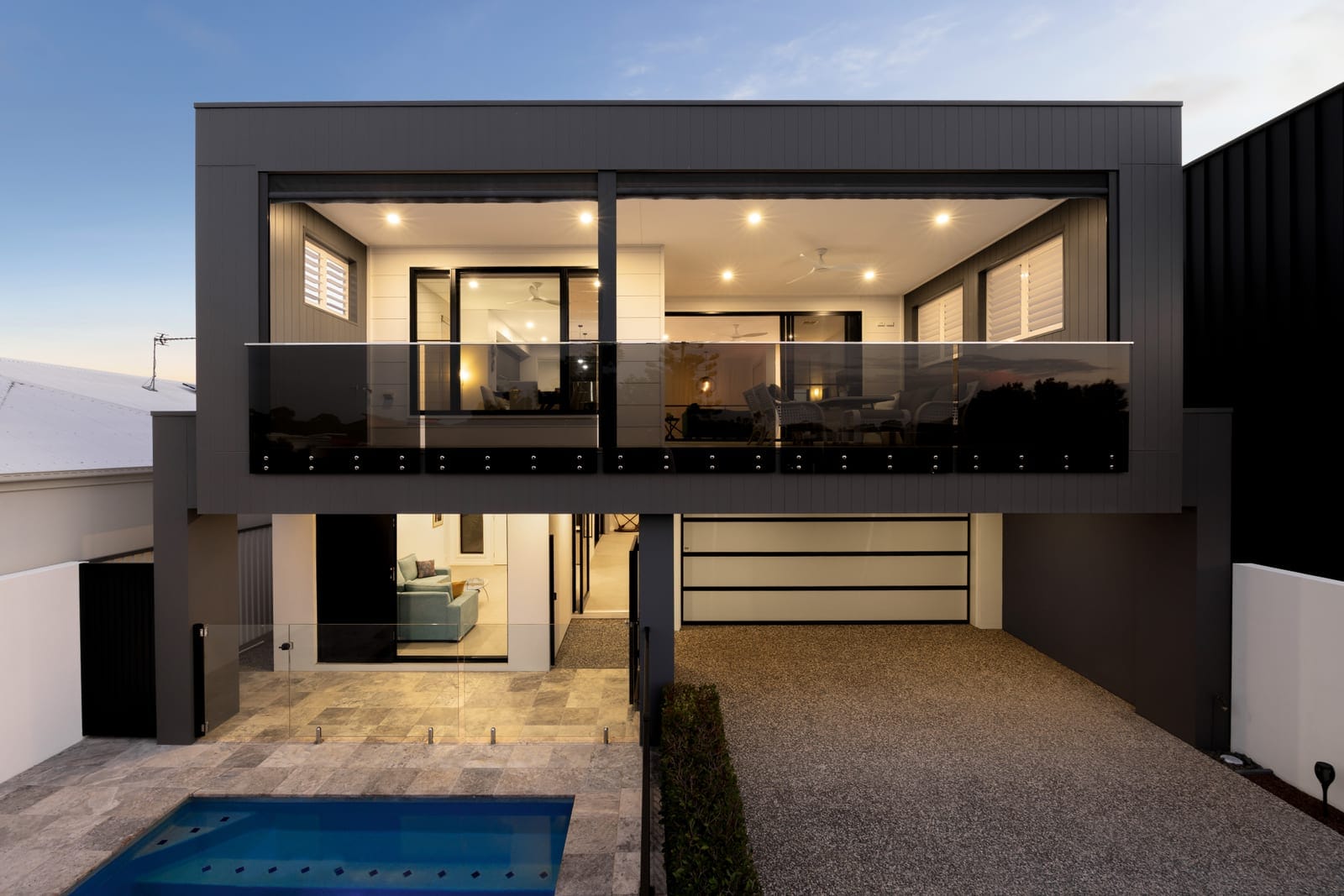 Luxury North-Facing Waterfront Entertainer