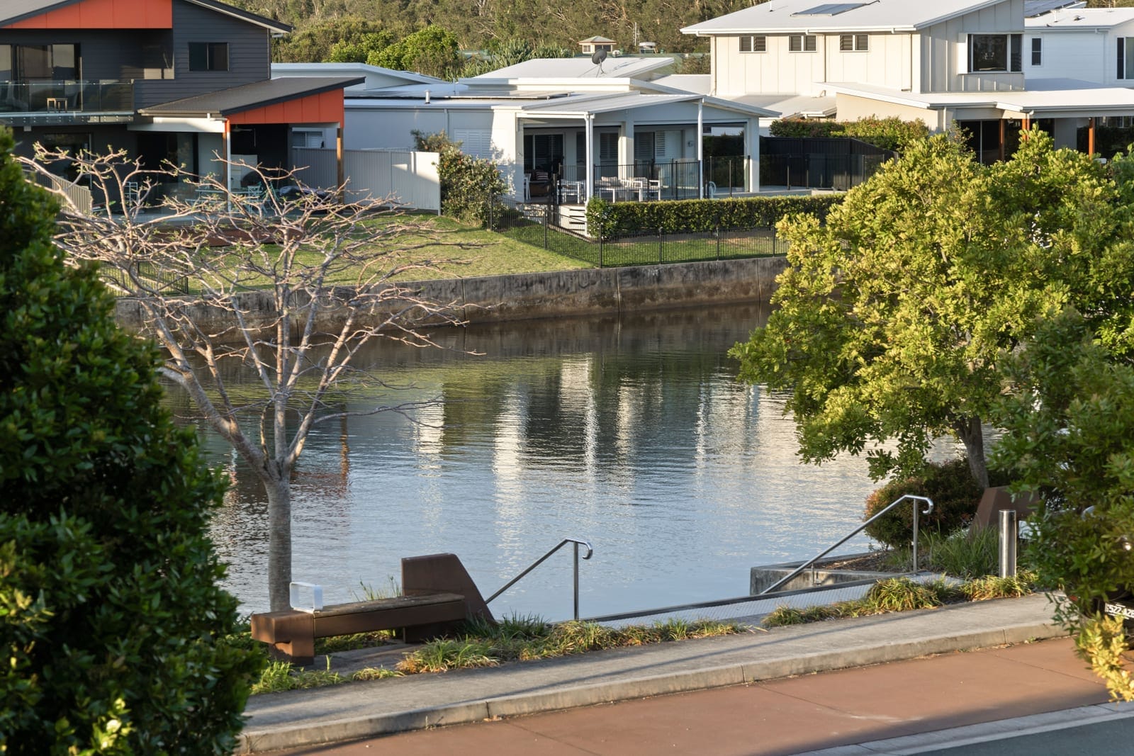 Luxury North-Facing Waterfront Entertainer
