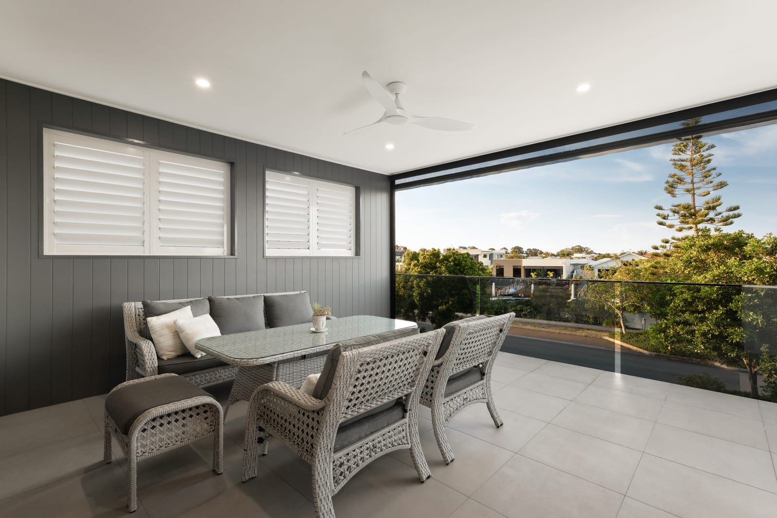 Luxury North-Facing Waterfront Entertainer
