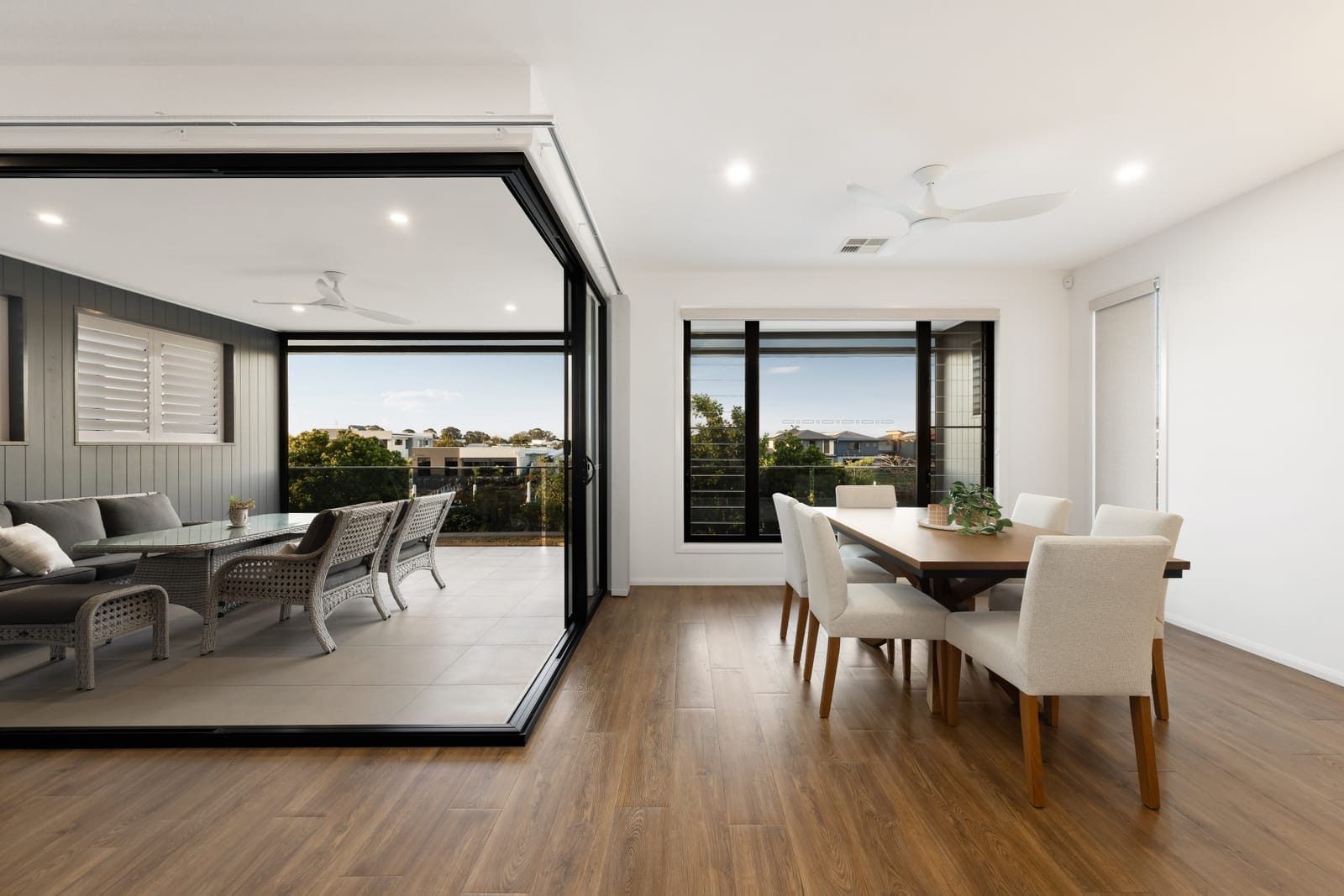 Luxury North-Facing Waterfront Entertainer