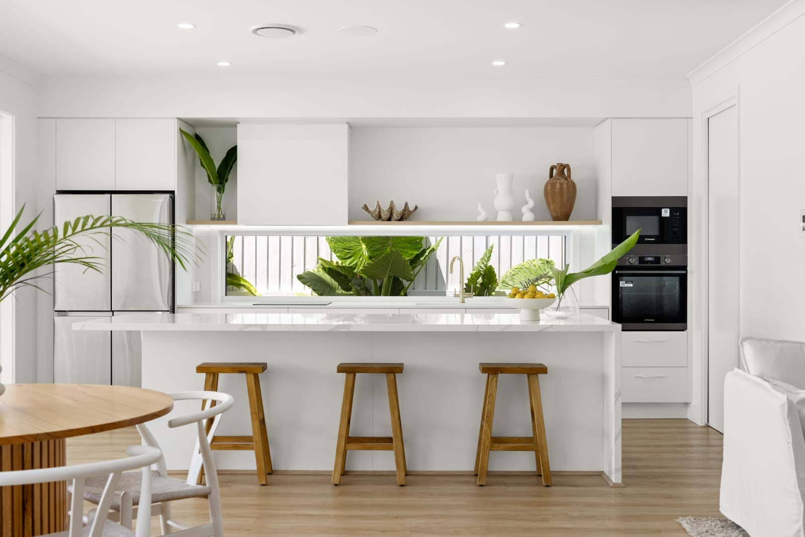 Architectural Beachside Luxury, 600m from Mooloolaba