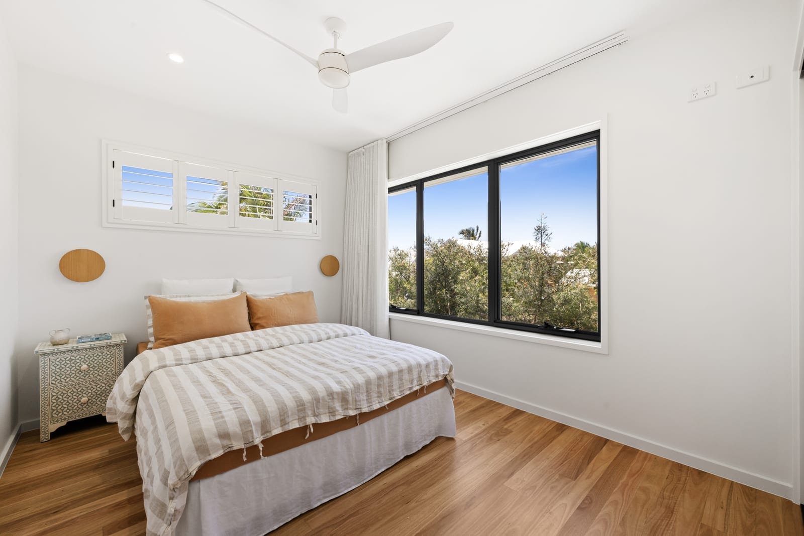 Beachside Perfection: Light, Luxury, Lifestyle, Location