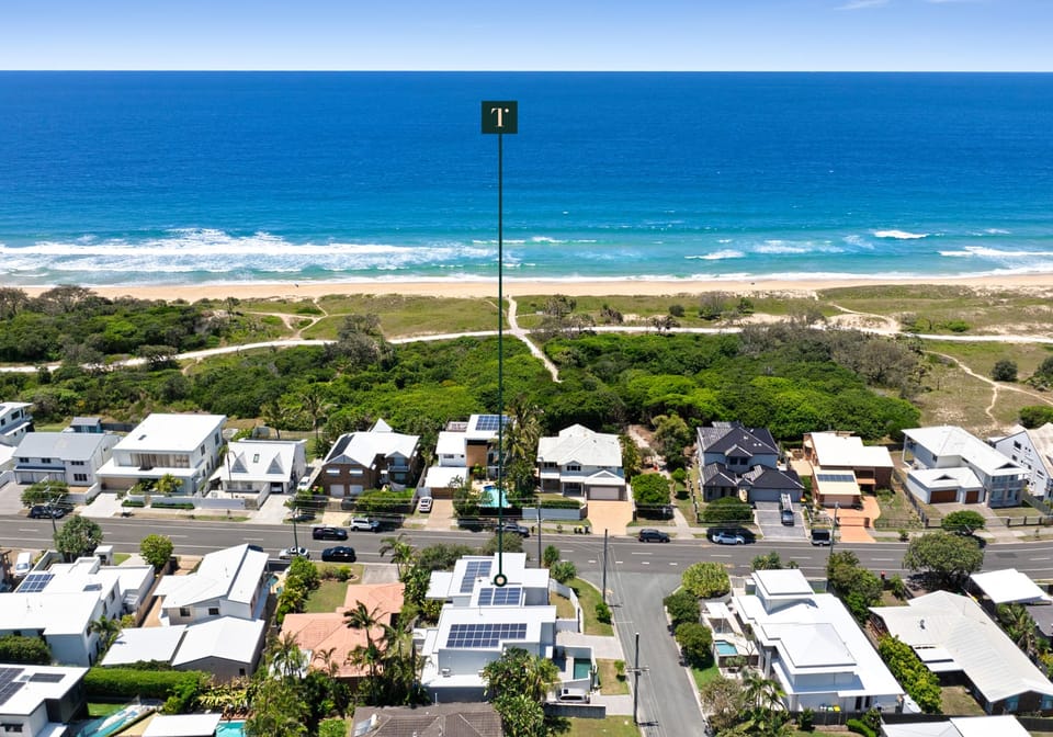 Beachside Perfection: Light, Luxury, Lifestyle, Location