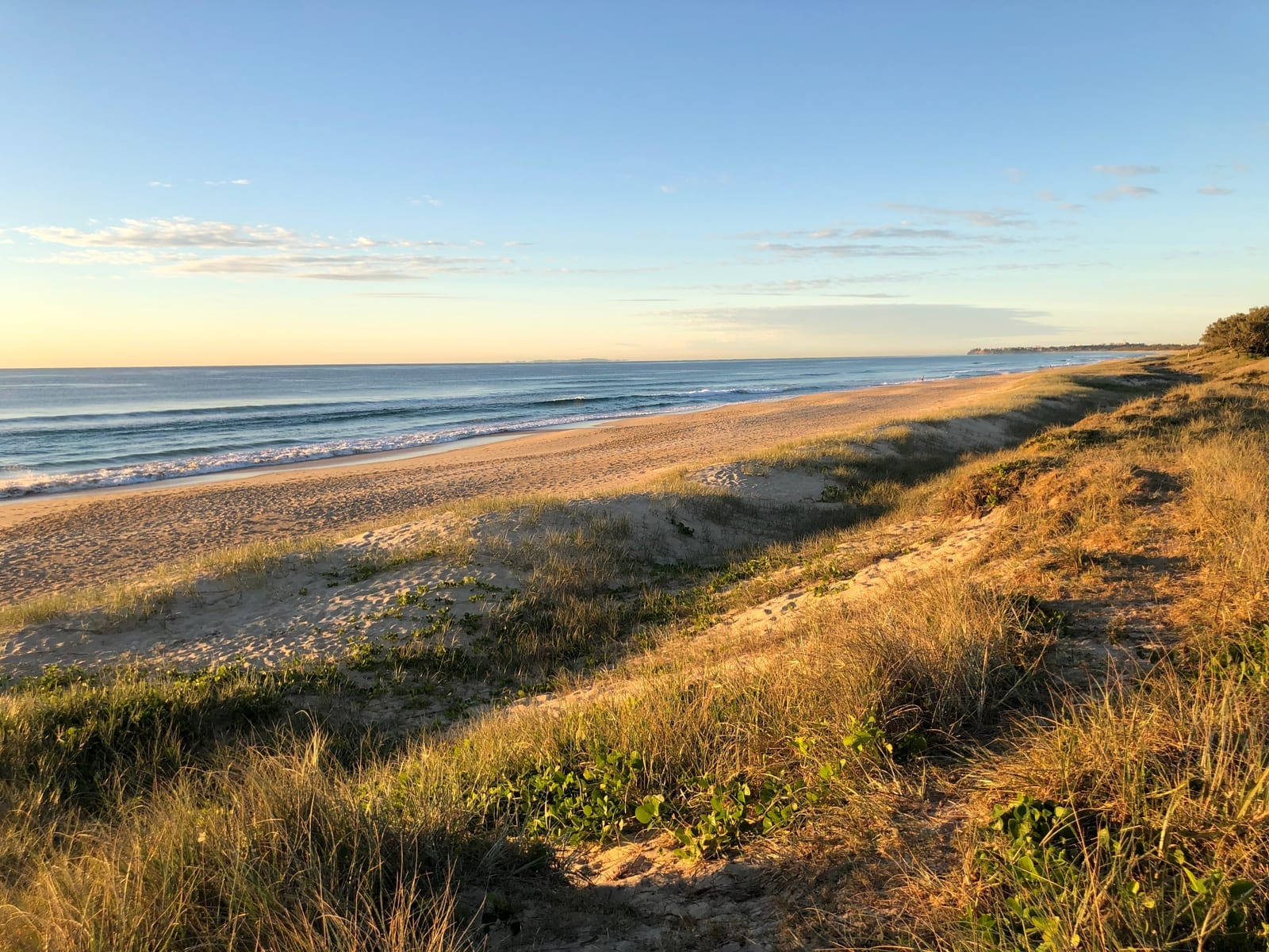 Beachside Perfection: Light, Luxury, Lifestyle, Location