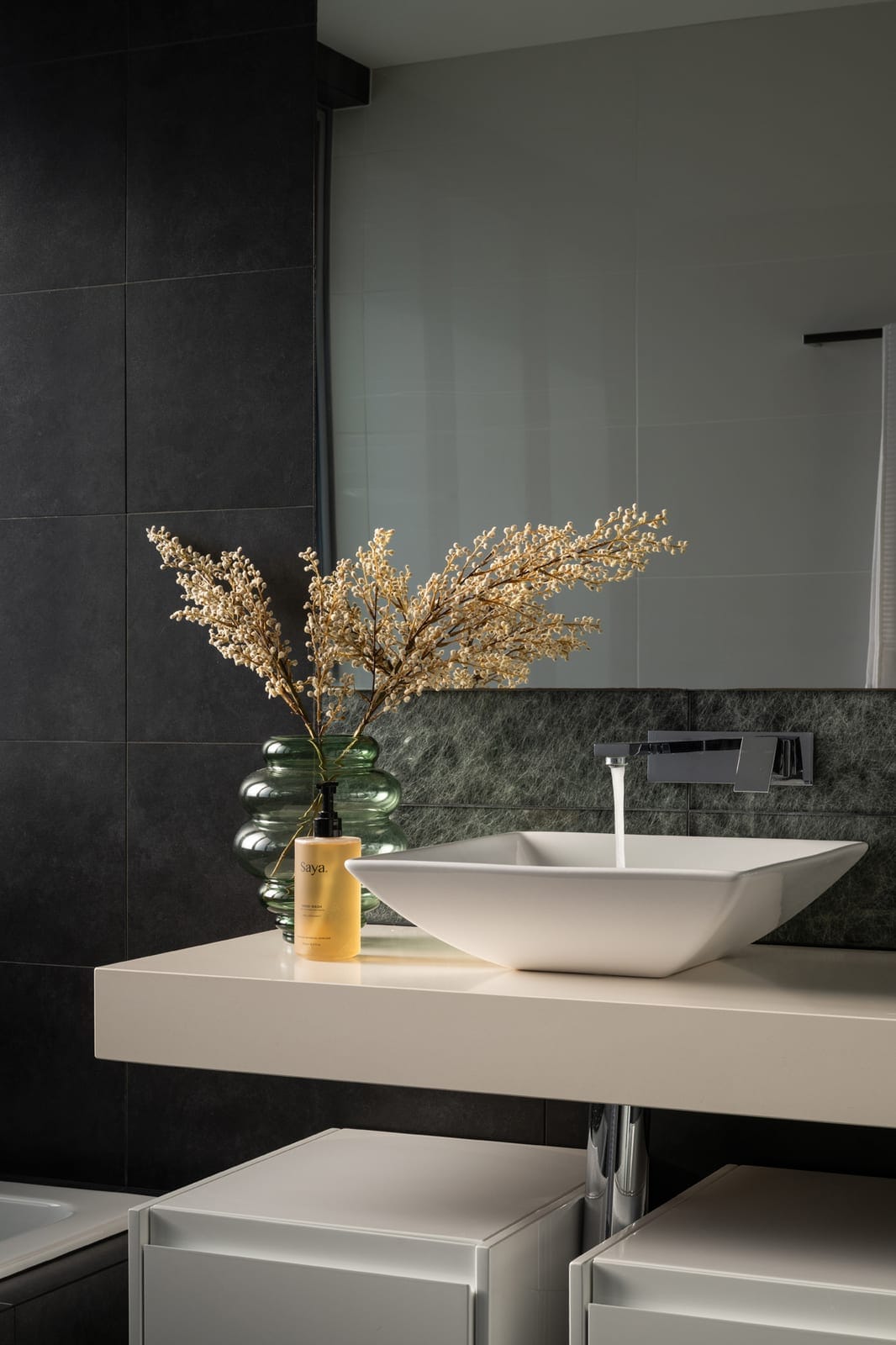 ​Modern Elegance: Coastal Luxury