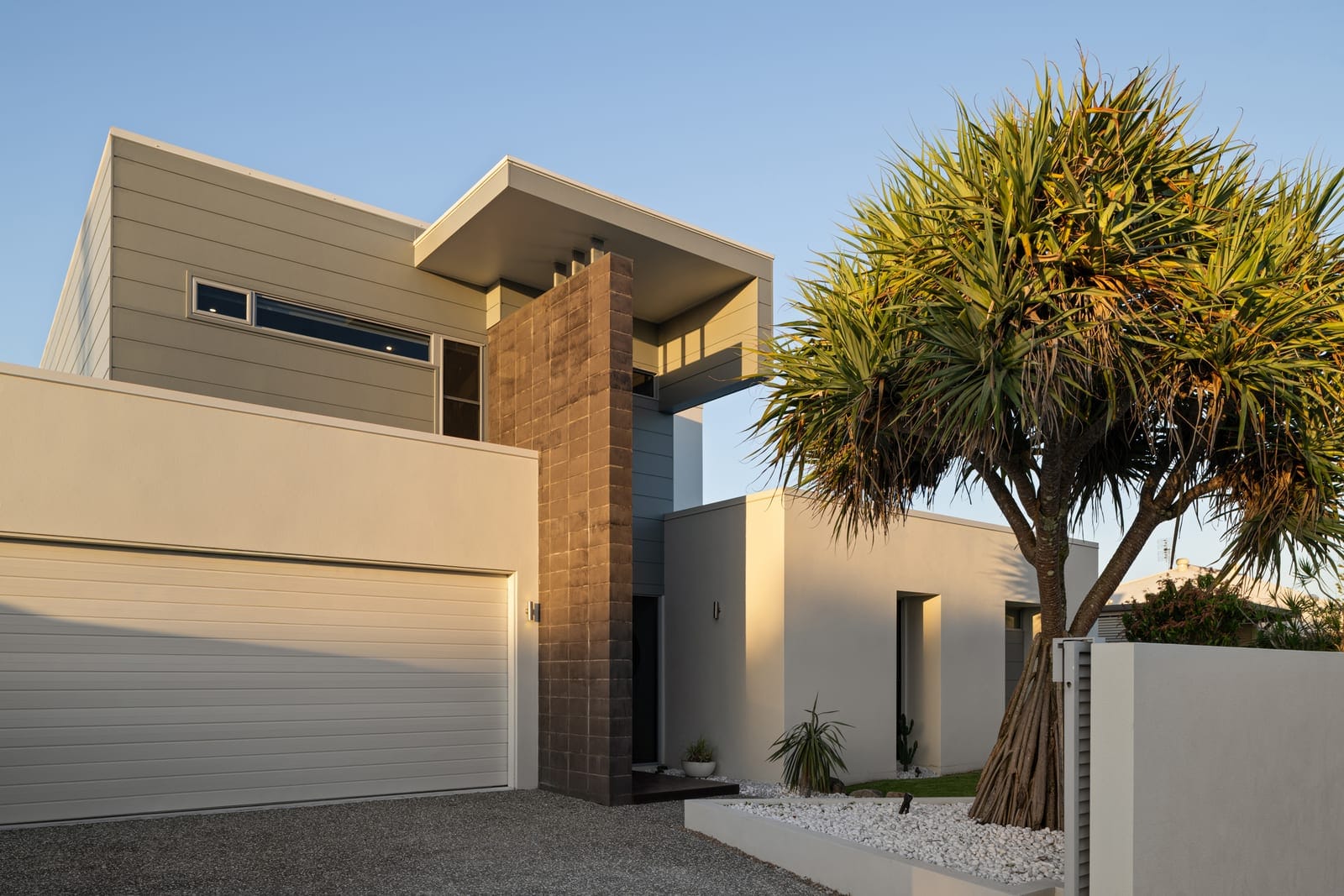 ​Modern Elegance: Coastal Luxury