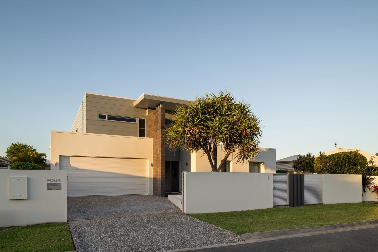 ​Modern Elegance: Coastal Luxury