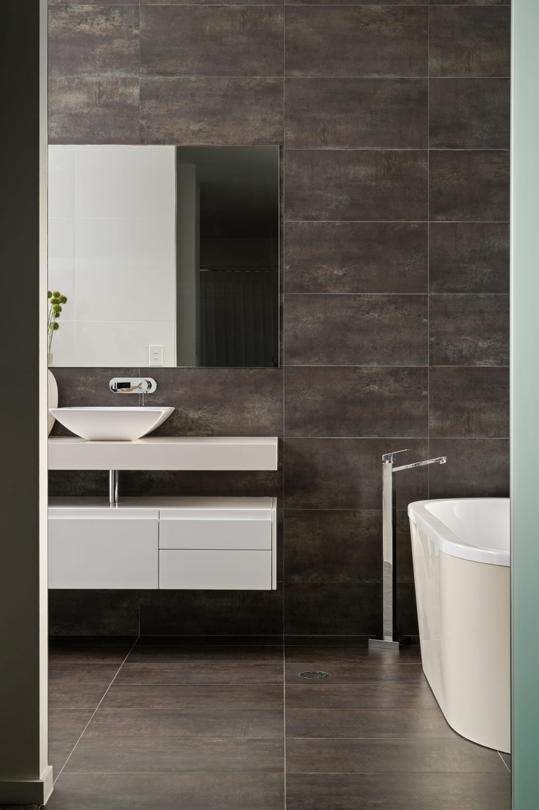 ​Modern Elegance: Coastal Luxury