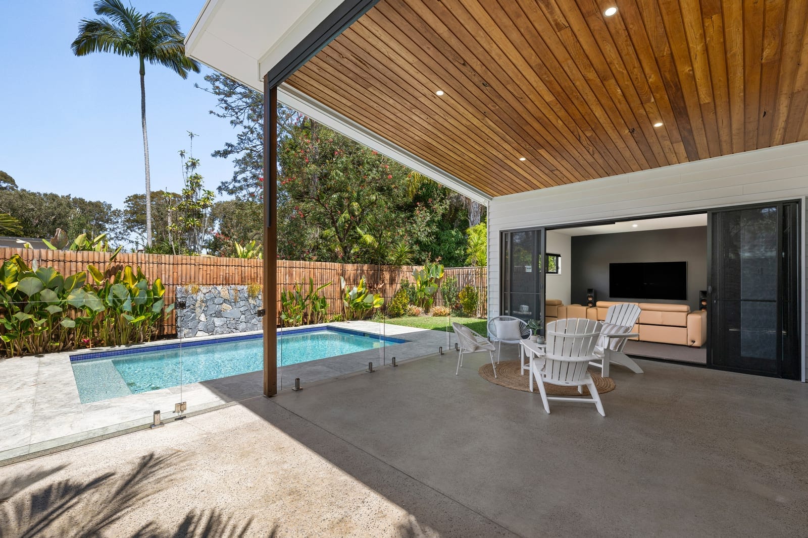 Palm Ave Perfection - where convenience and contemporary living meet!
