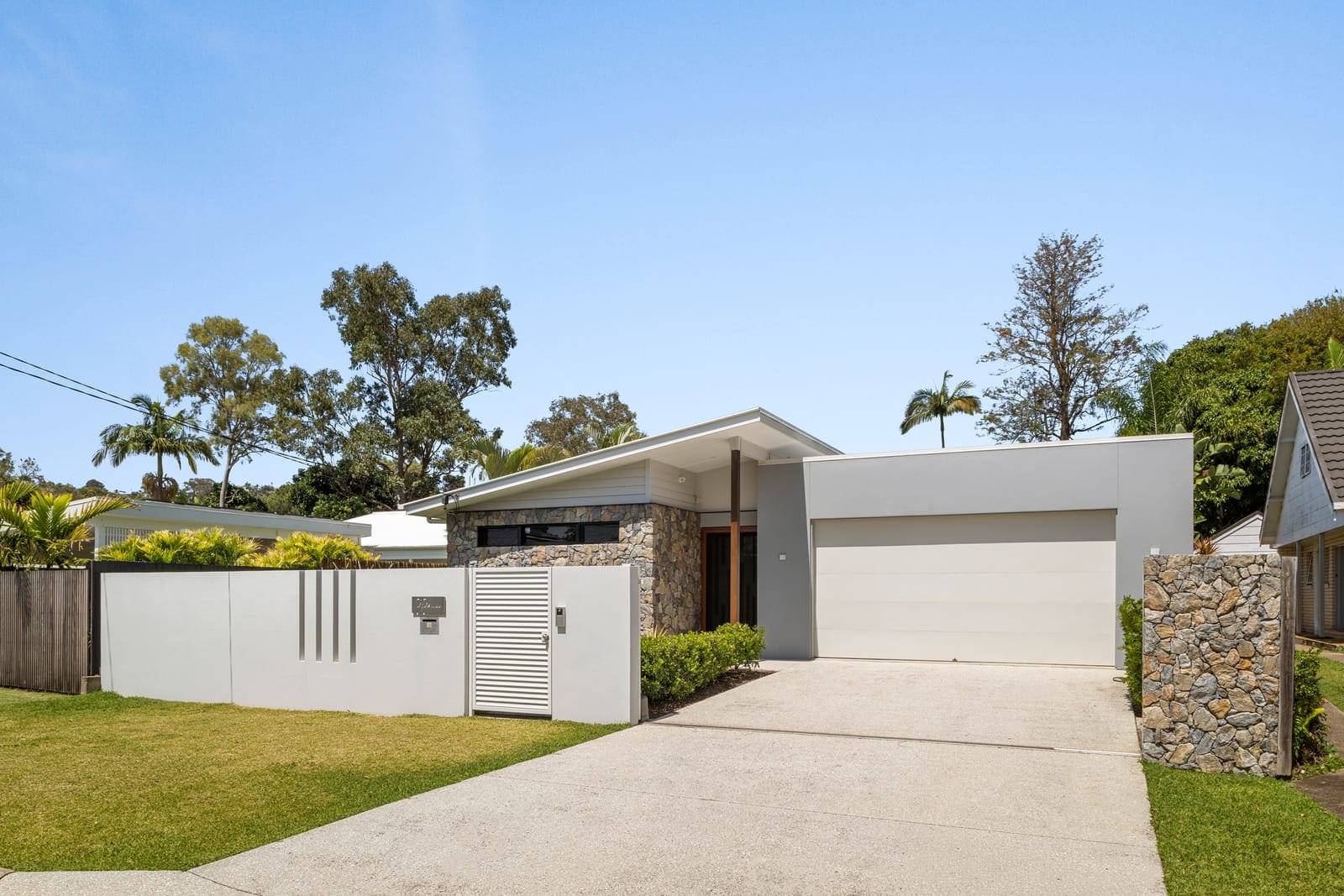 Palm Ave Perfection - where convenience and contemporary living meet!
