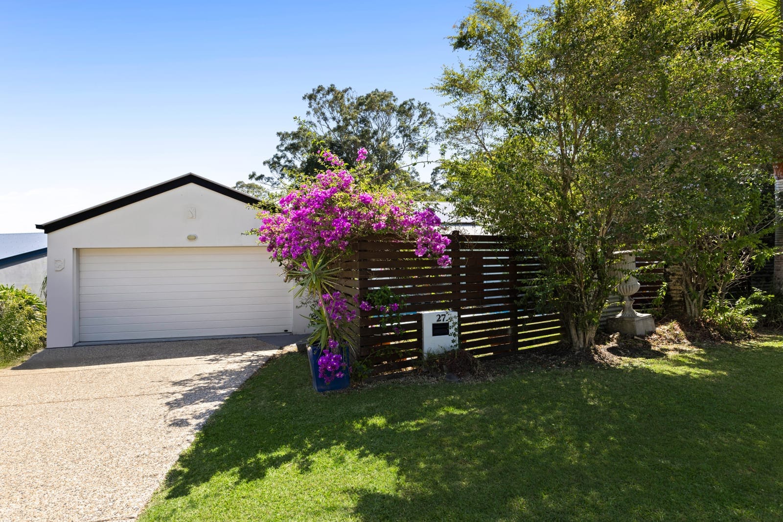 Dual Living Home, Forest Reserve Backdrop (Contact Agent for B&P)