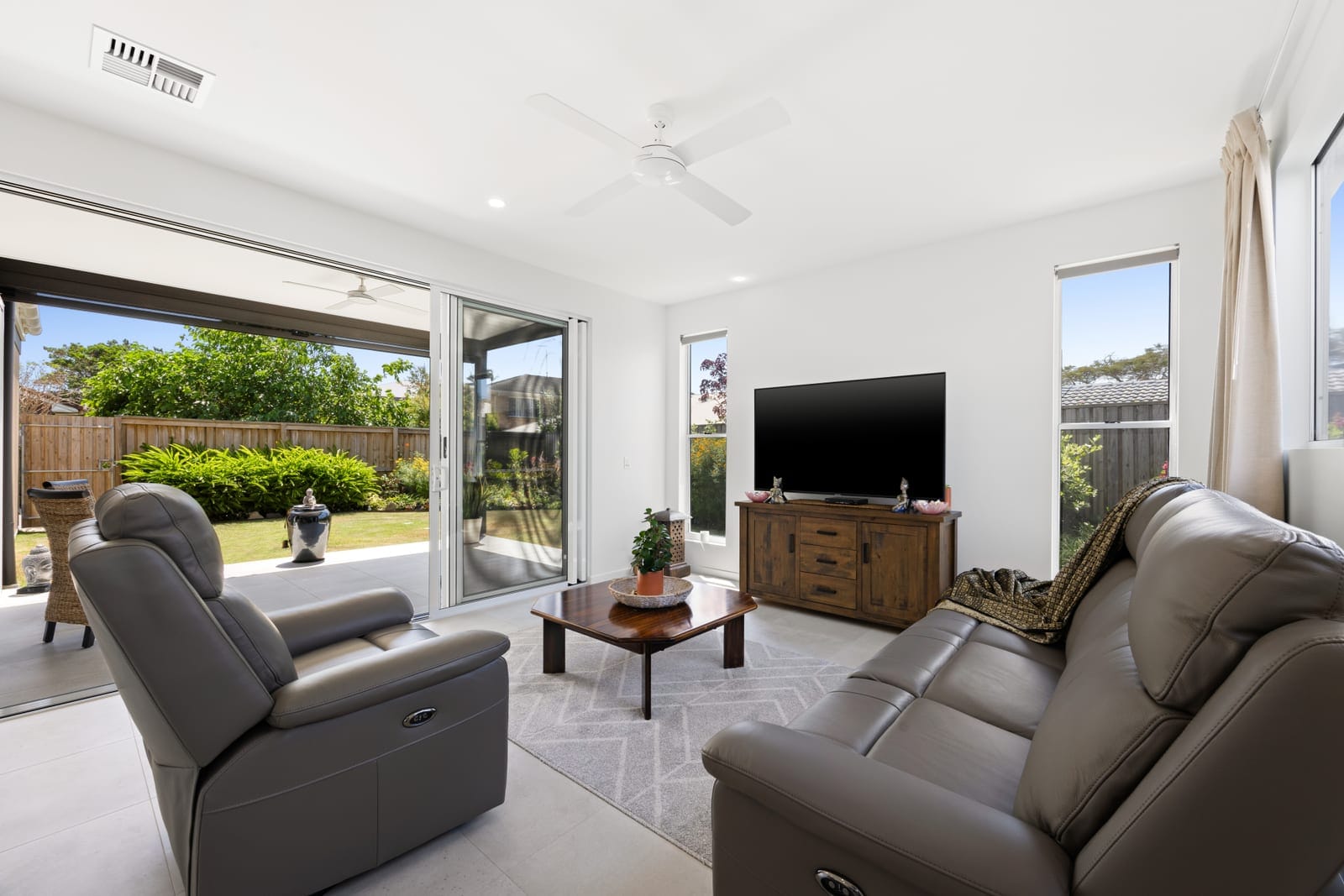 Sophisticated Buderim Retreat Offering Space, Style & Serenity