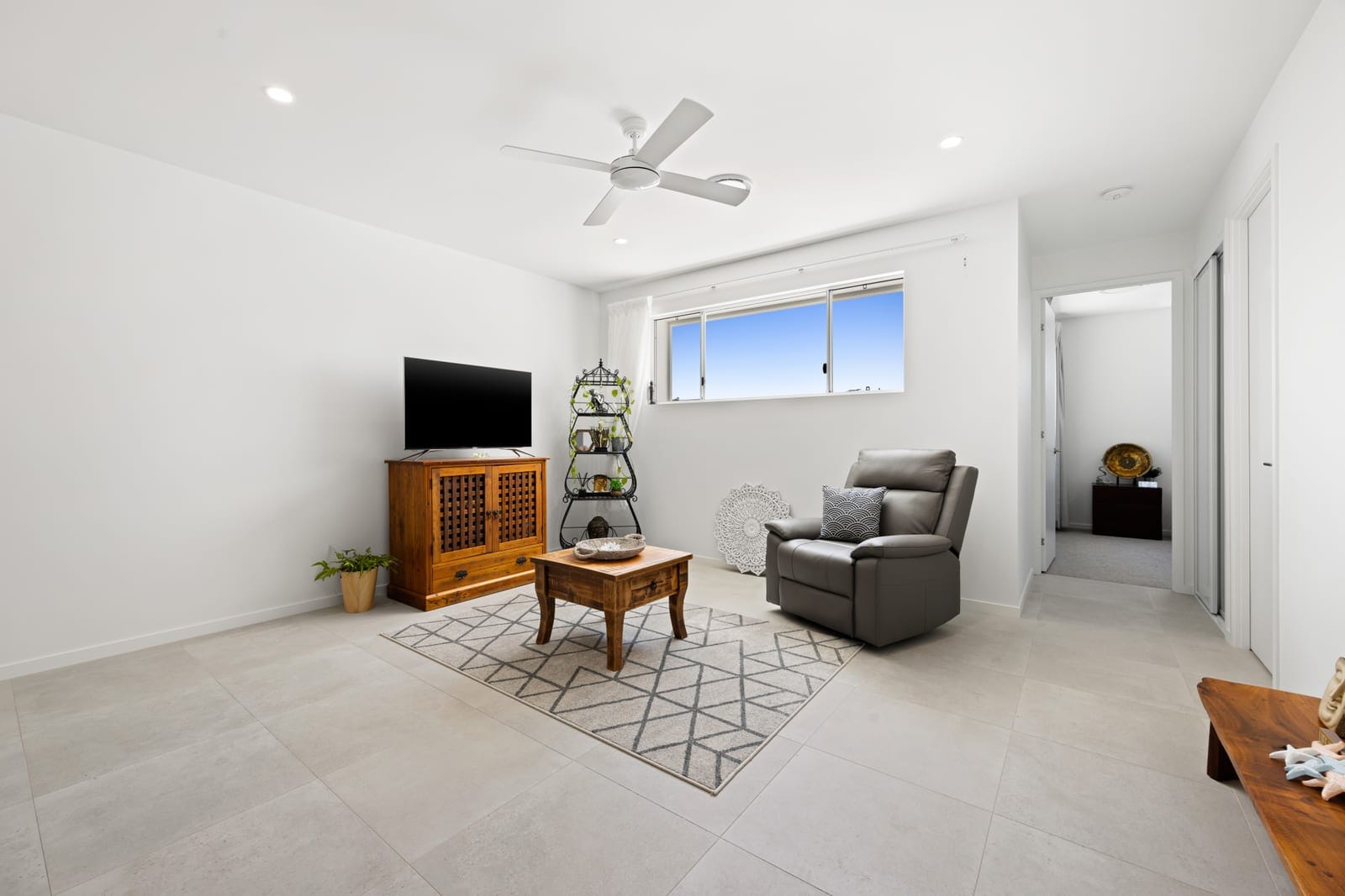 Sophisticated Buderim Retreat Offering Space, Style & Serenity