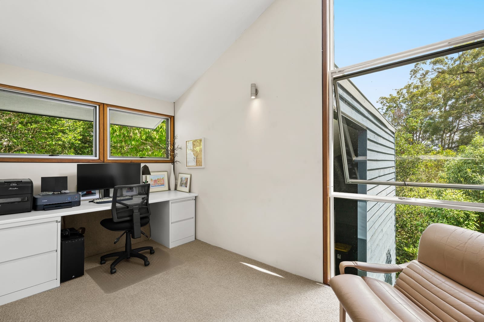 SOLD by Ollie Lehmann TOWN