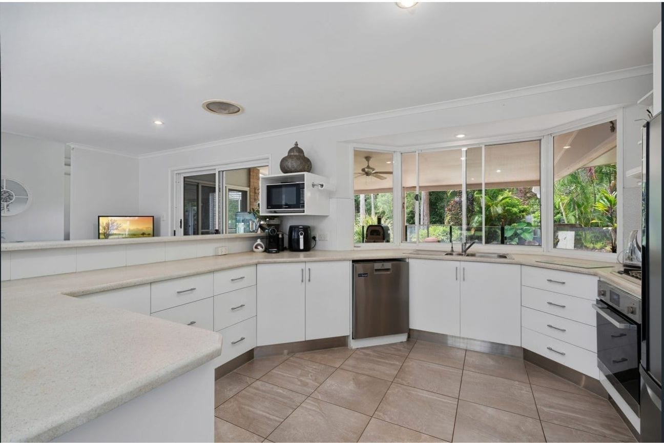 SOLD by Ollie Lehmann TOWN