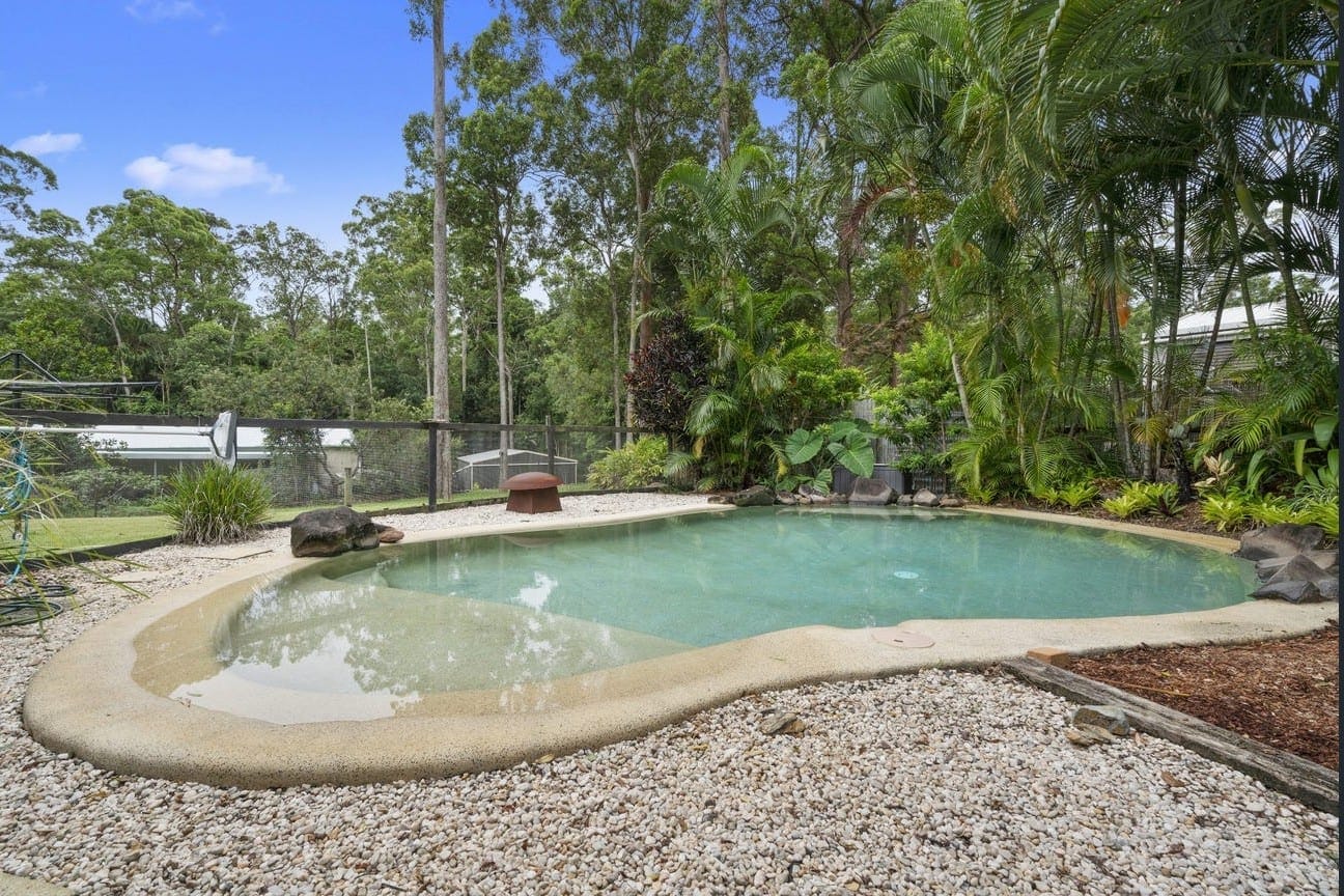 SOLD by Ollie Lehmann TOWN