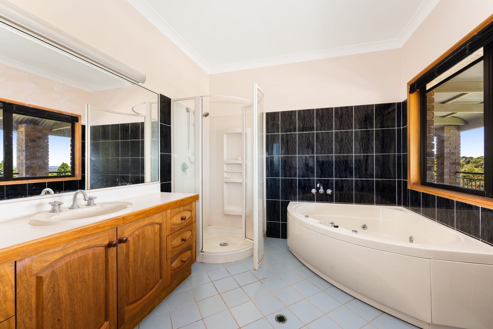 Grand Buderim Residence With Huge Potential and Irreplaceable Views