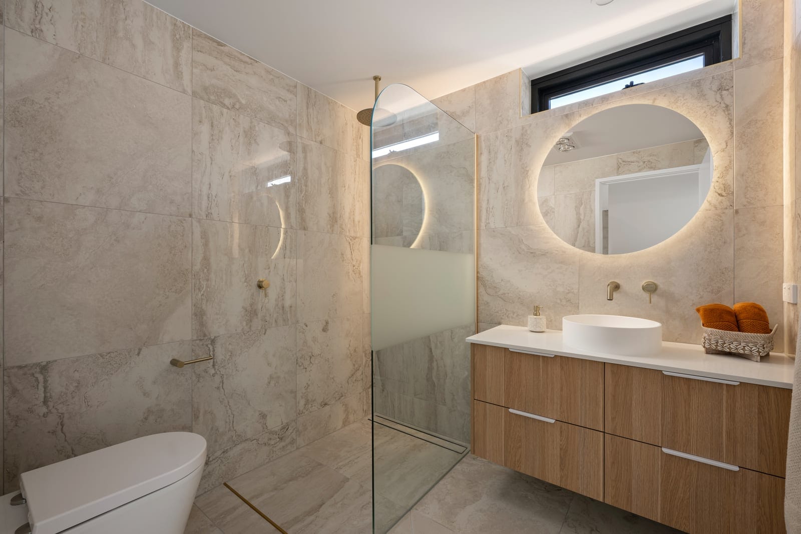 Brand New Luxury Build: Top Floor, EastStunning Views
