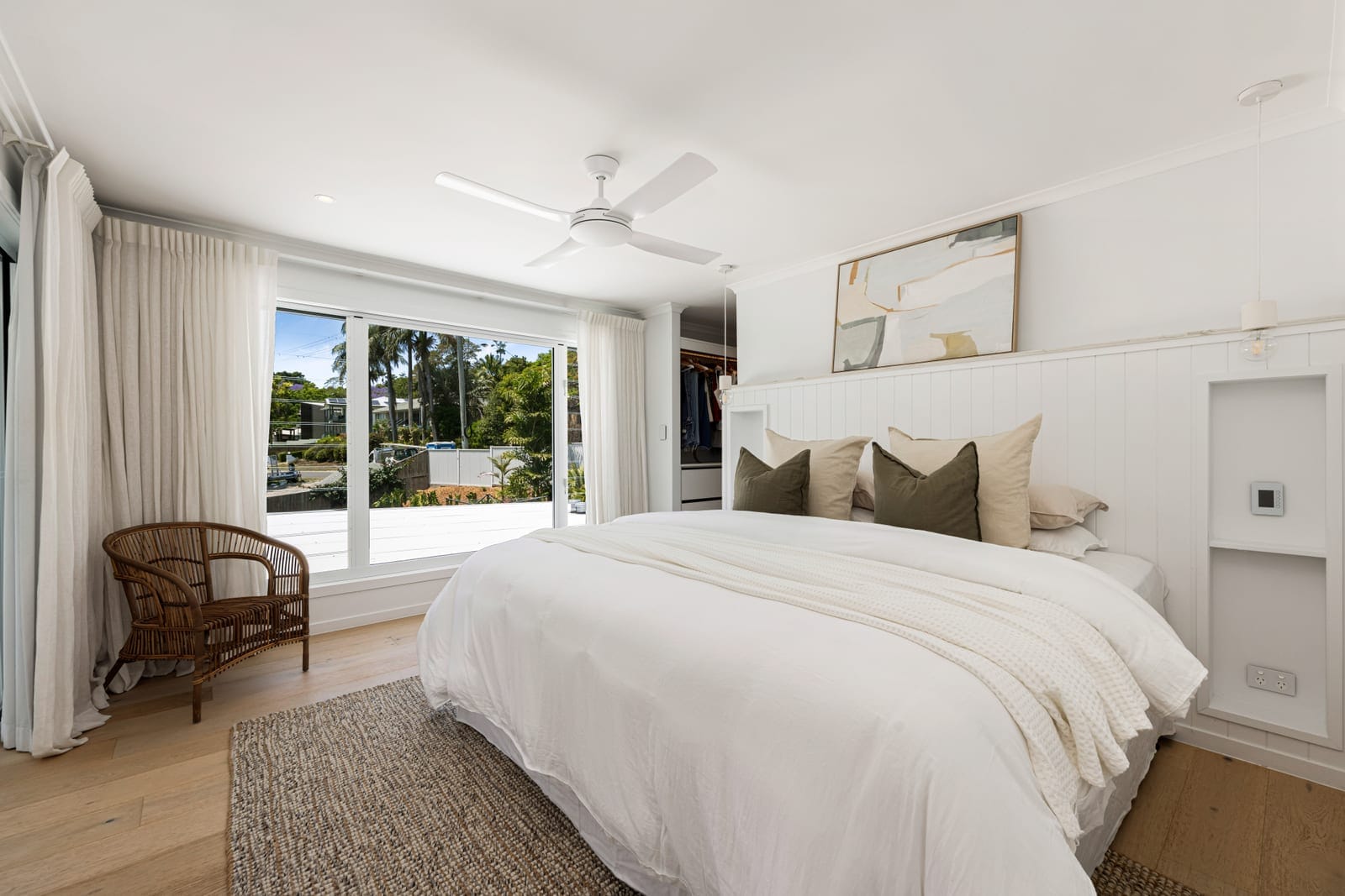 Coastal Mountain Top Family Entertainer