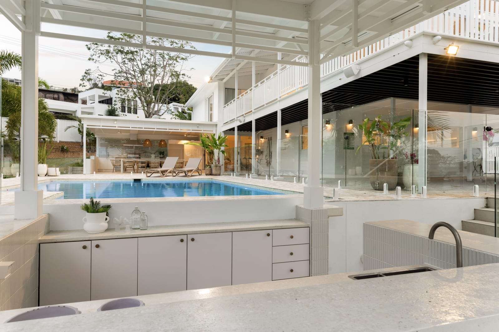Coastal Mountain Top Family Entertainer