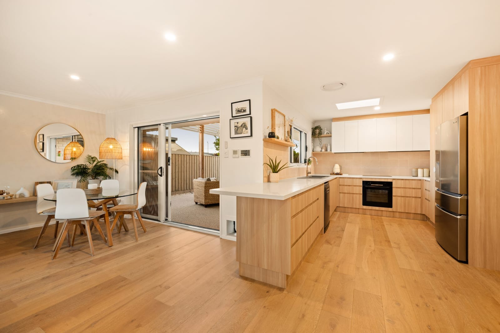 Lifestyle GOLD: Presentation & Location SHINE!