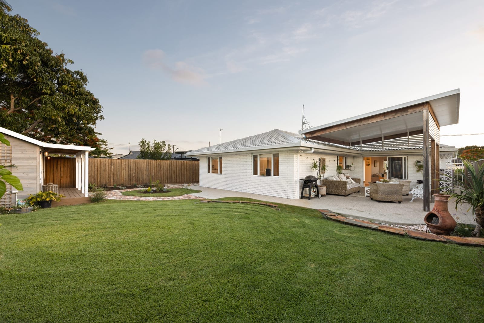 Lifestyle GOLD: Presentation & Location SHINE!