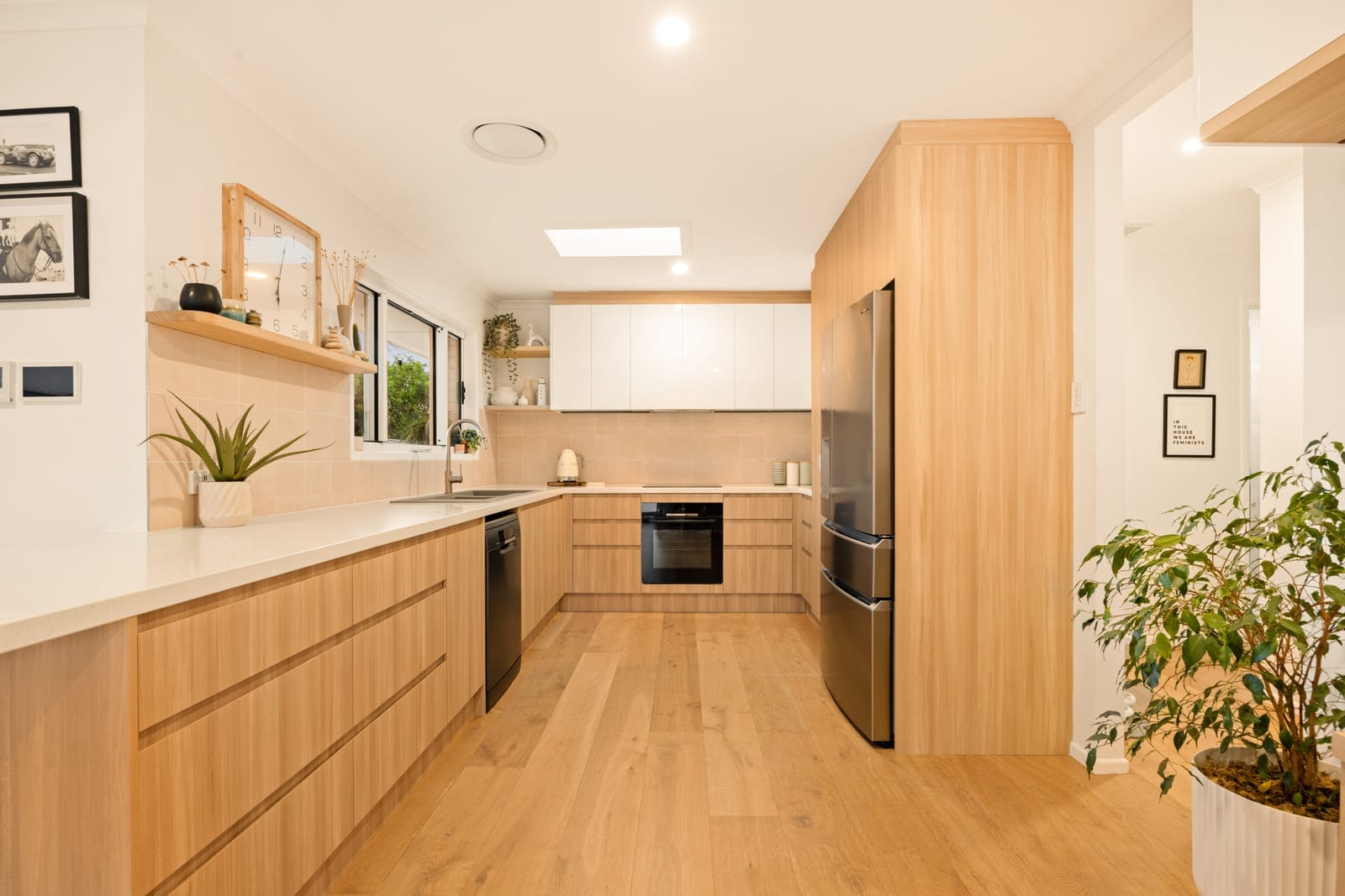 Lifestyle GOLD: Presentation & Location SHINE!
