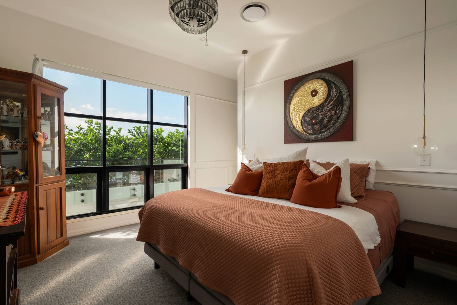 Prestige Picnic Point Penthouse: Breathtaking Views, Stunning Sunrises