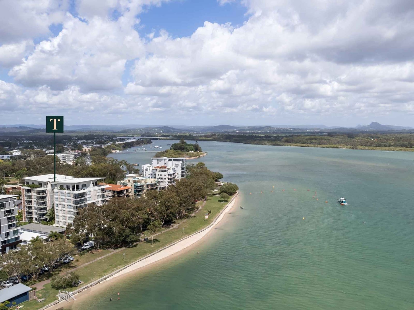 Prestige Picnic Point Penthouse: Breathtaking Views, Stunning Sunrises