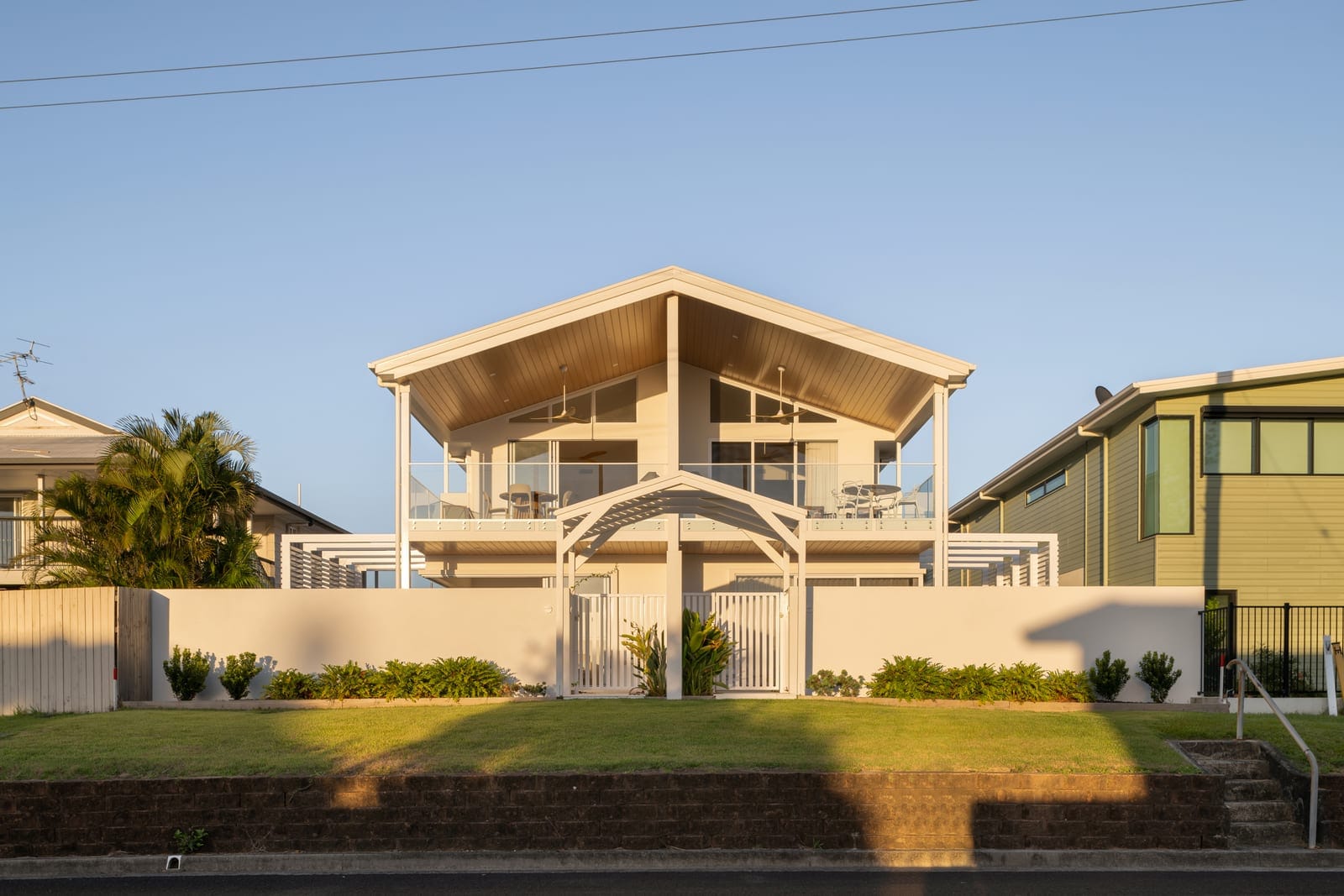 Brand-new Luxury Home, Ocean views, Lifestyle and Location