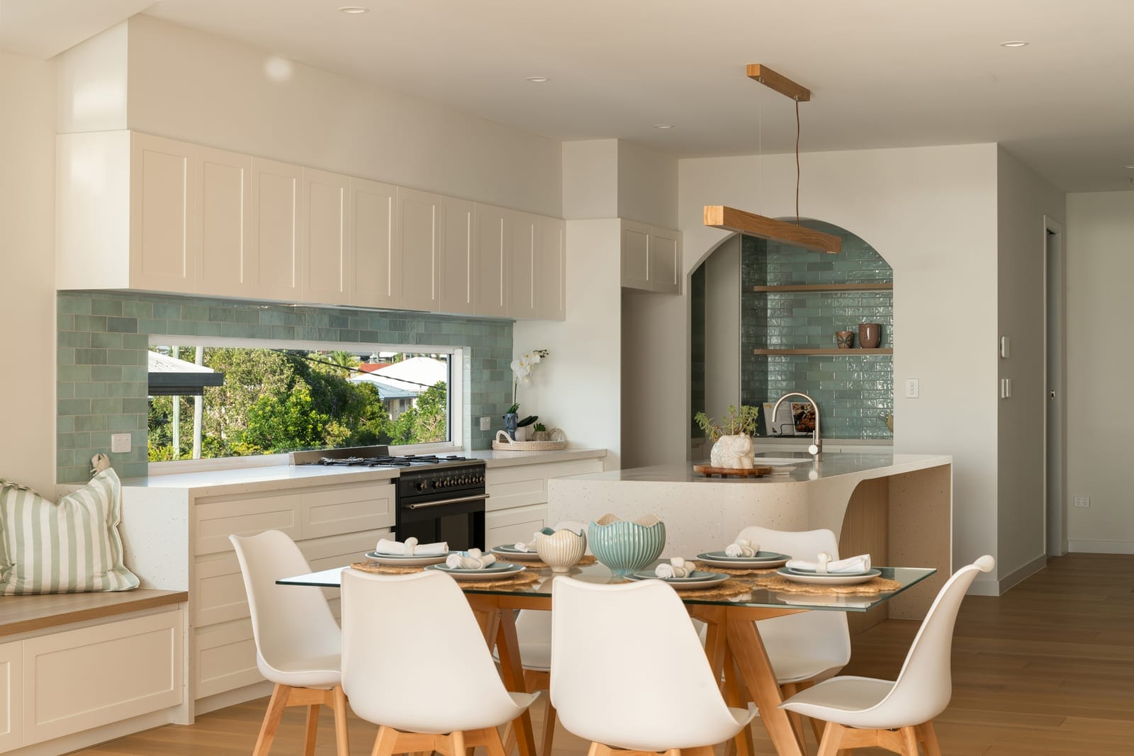 Brand-new Luxury Home, Ocean views, Lifestyle and Location