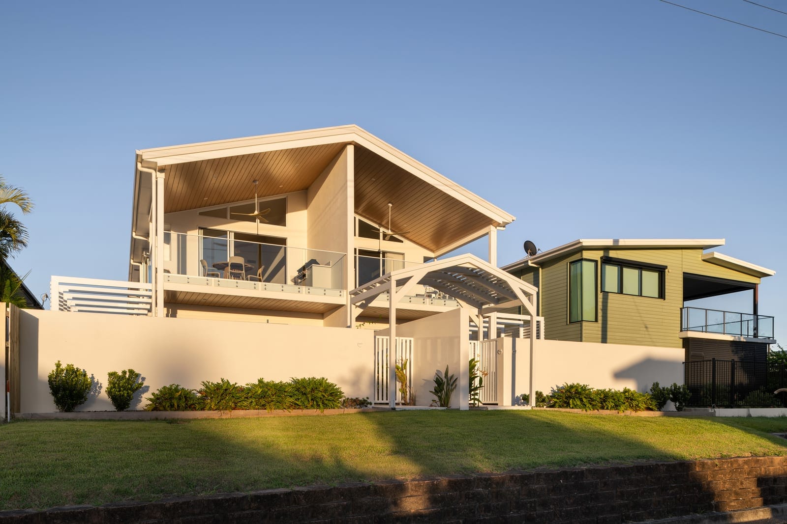 Brand-new Luxury Home, Ocean views, Lifestyle and Location