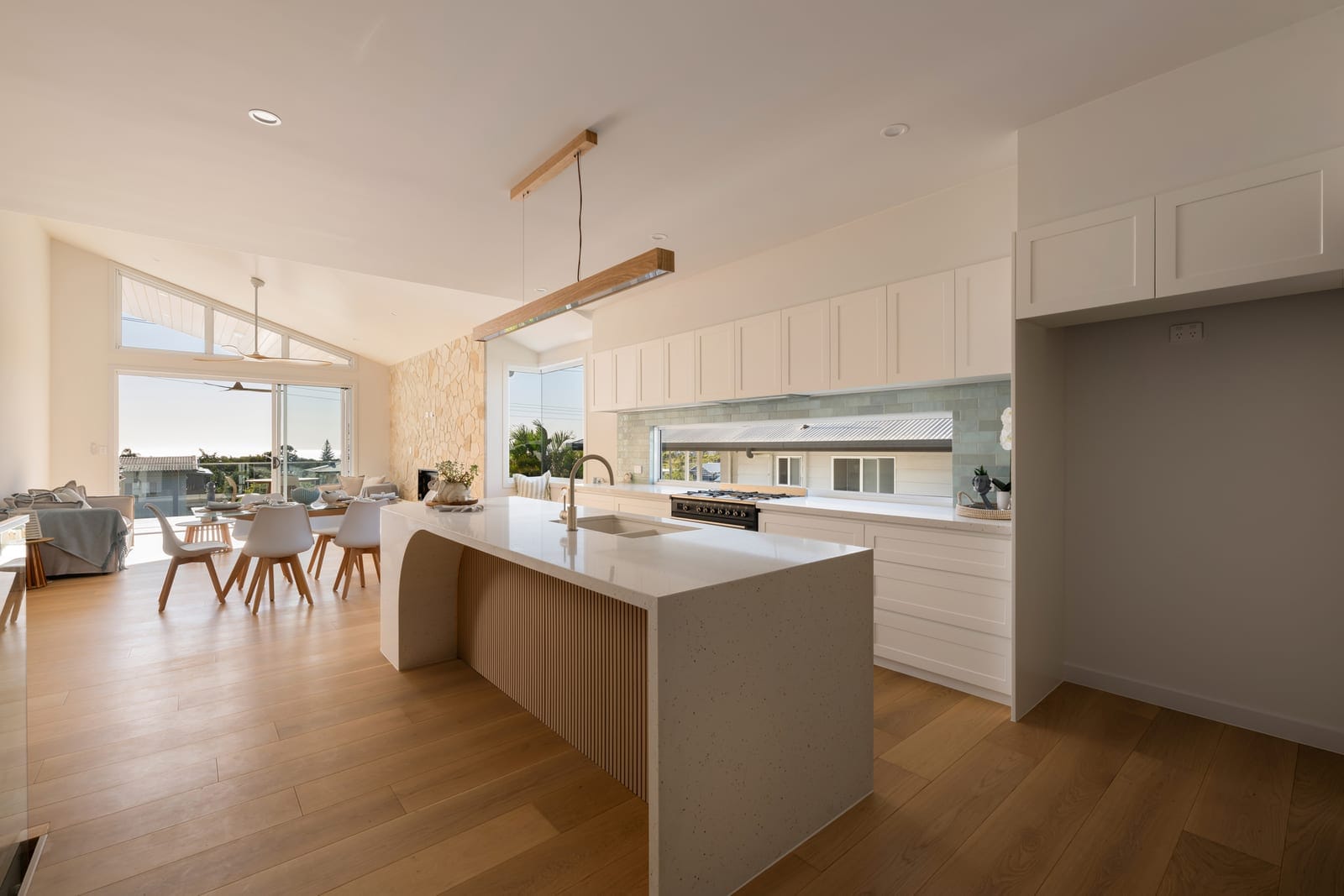 Brand-new Luxury Home, Ocean views, Lifestyle and Location