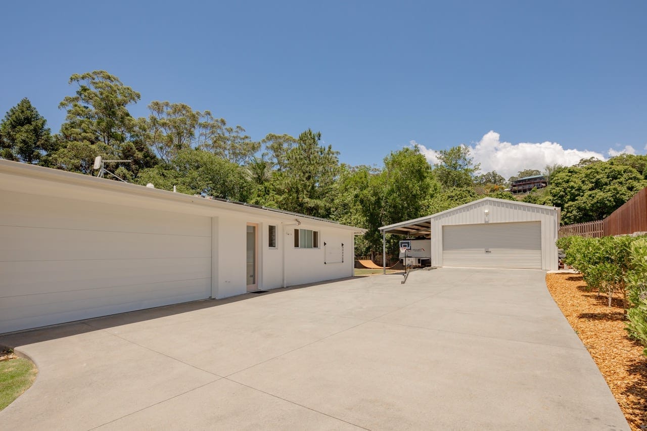 Acreage to Ocean: Best of Both Worlds!