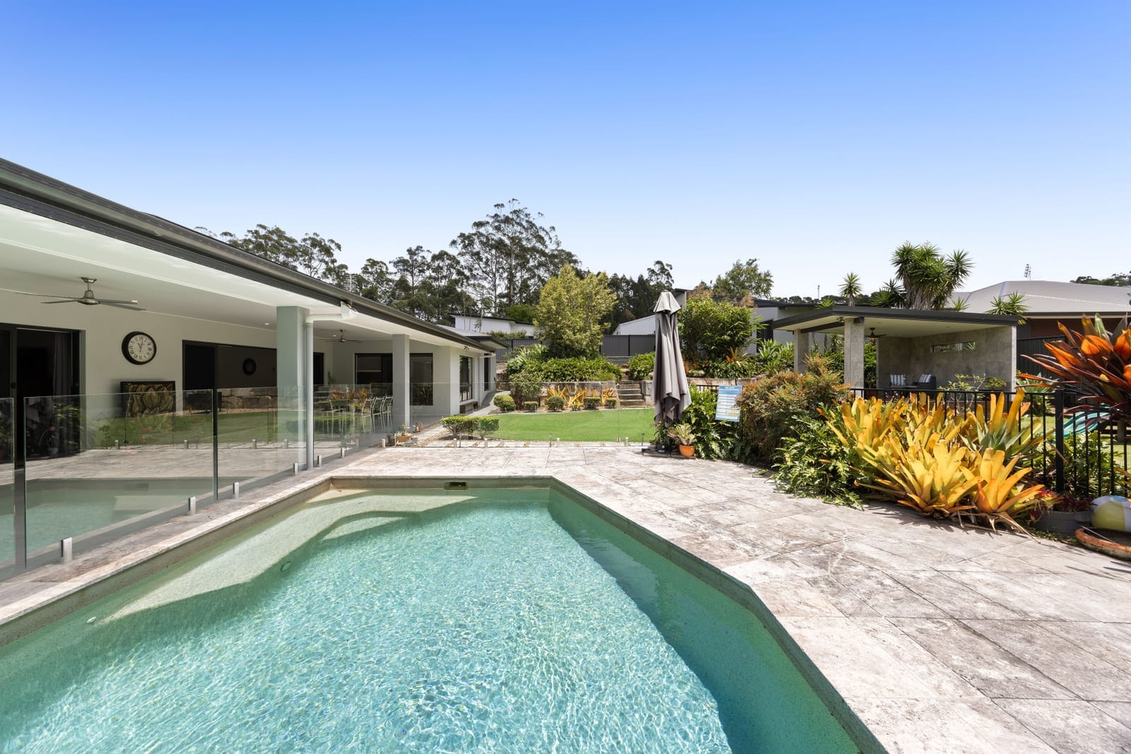 SOLD by Ollie Lehmann TOWN