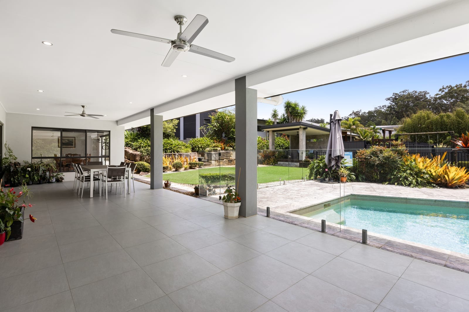 SOLD by Ollie Lehmann TOWN