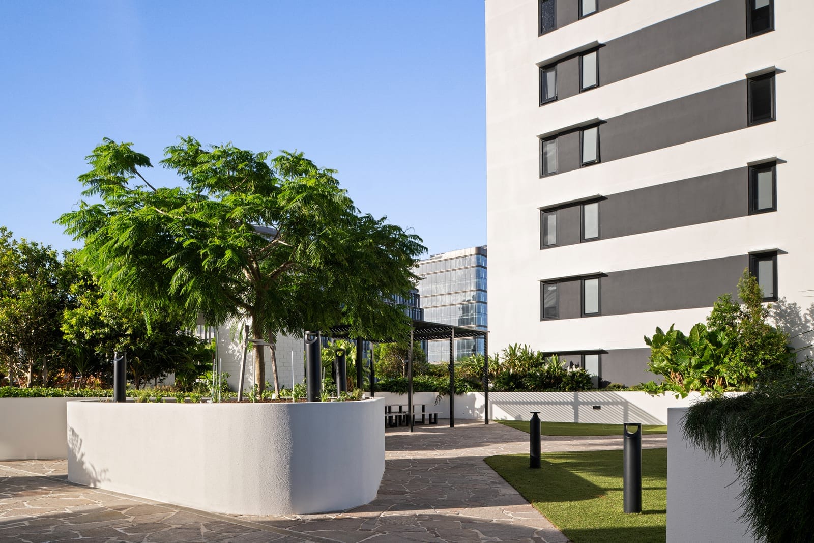 Coastal Cosmopolitan at its Finest! Shopping, Dining, Sunsets, Beach: REPEAT!