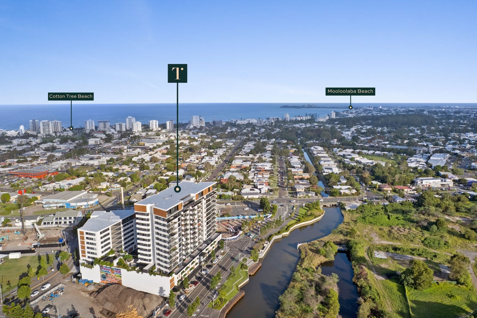 Coastal Cosmopolitan at its Finest! Shopping, Dining, Sunsets, Beach: REPEAT!