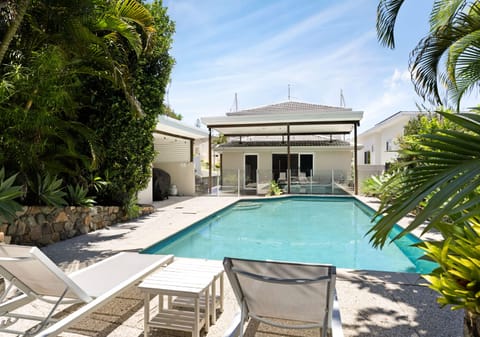 Blue-Chip Golden Triangle: Elevation, Light, Lifestyle, Location!