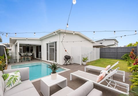 Happy Days Ahead: North Facing Entertainer + Heated Pool + Solar!