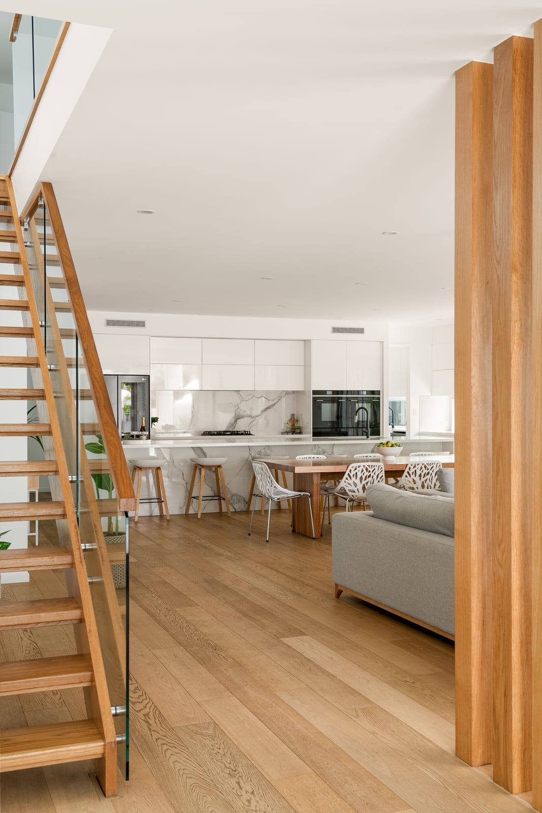 Design Perfection, Luxury Coastal Living with the Lot!