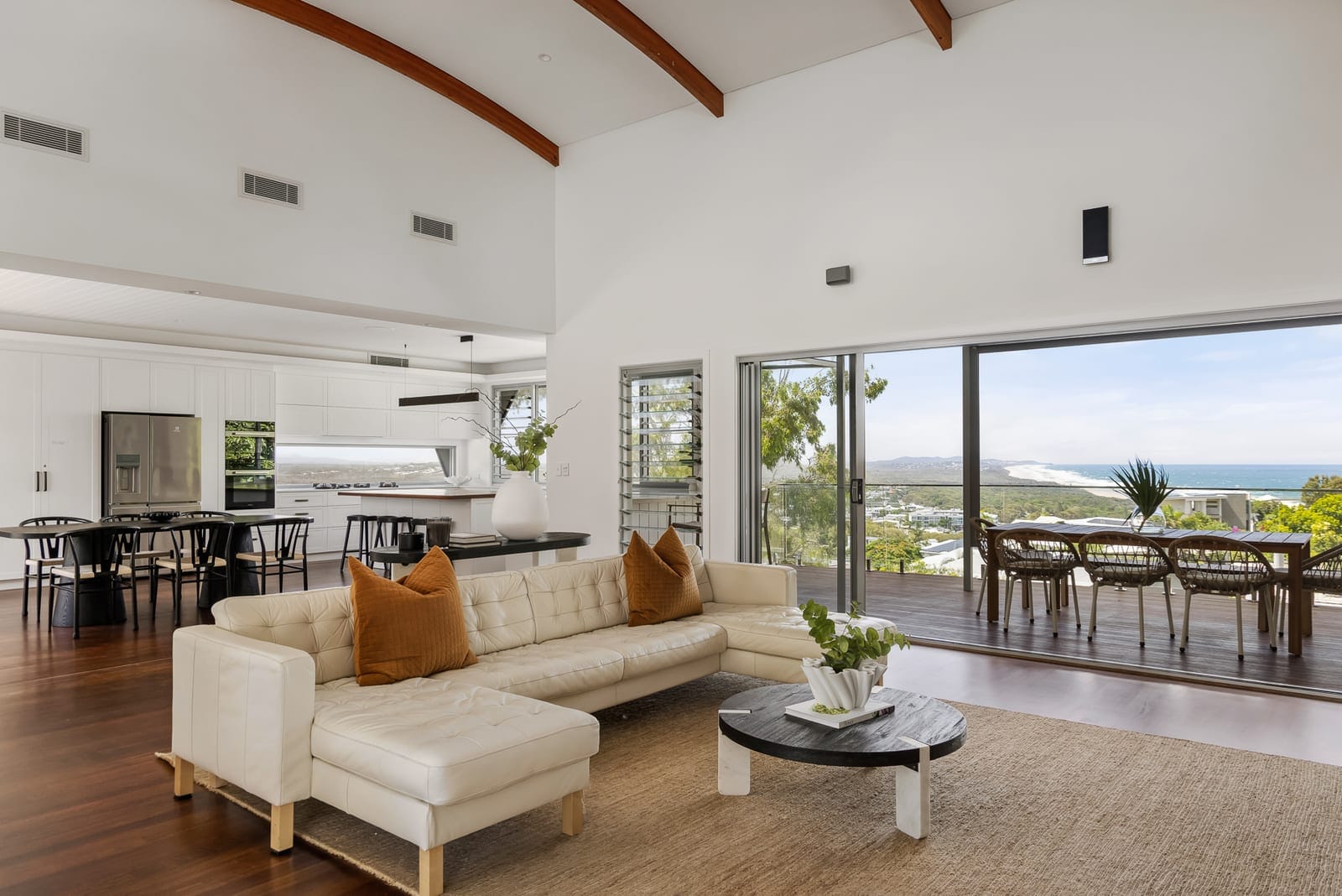 Jaw-dropping north-facing white water ocean views