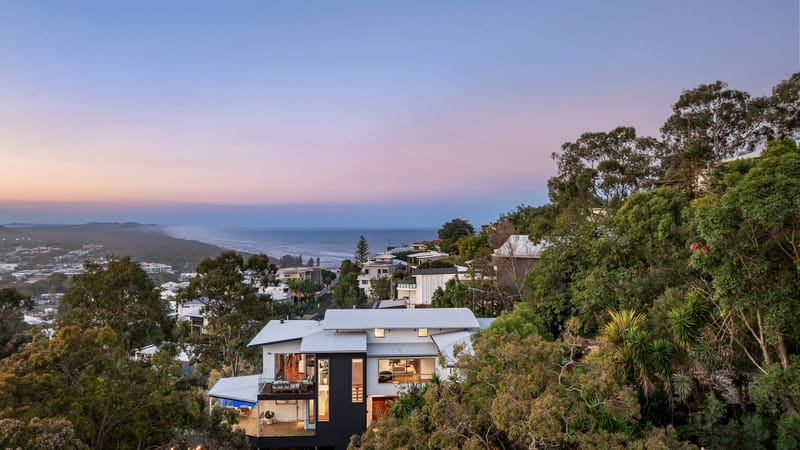 Jaw-dropping north-facing white water ocean views