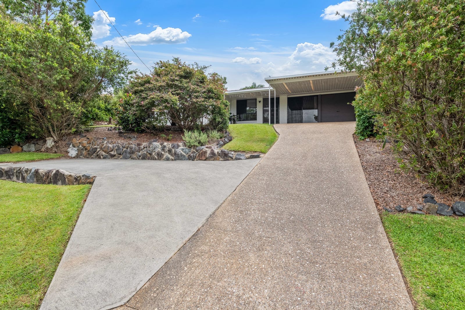 SOLD by Team Cassie Kennedy!