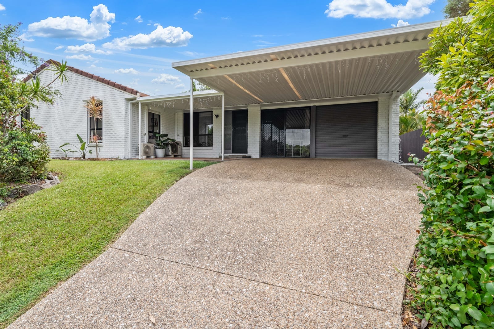 SOLD by Team Cassie Kennedy!