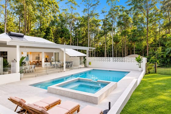 Total Privacy: Blue-Chip Lifestyle Acreage